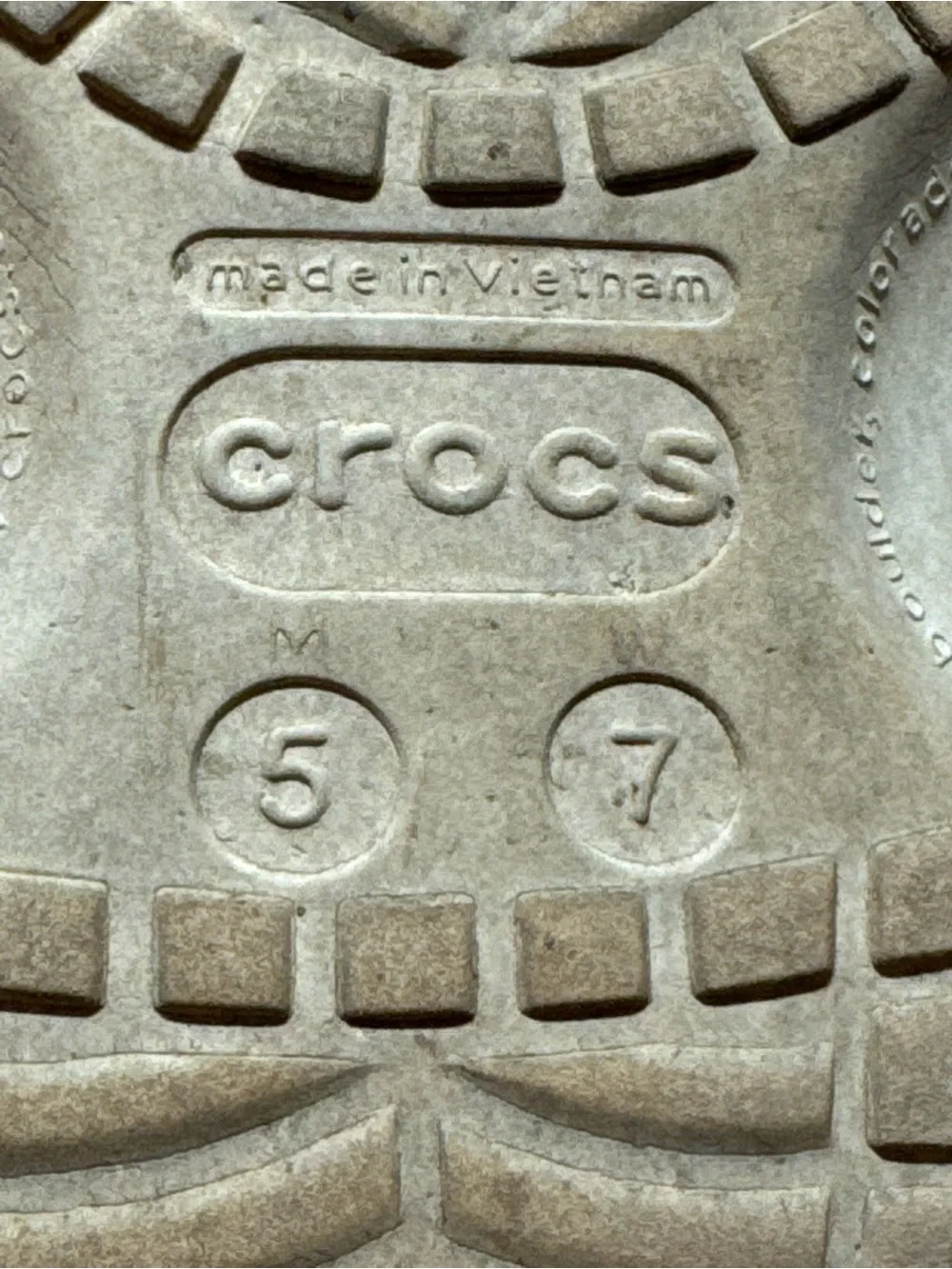 CROCS Classic Clog in Light Beige